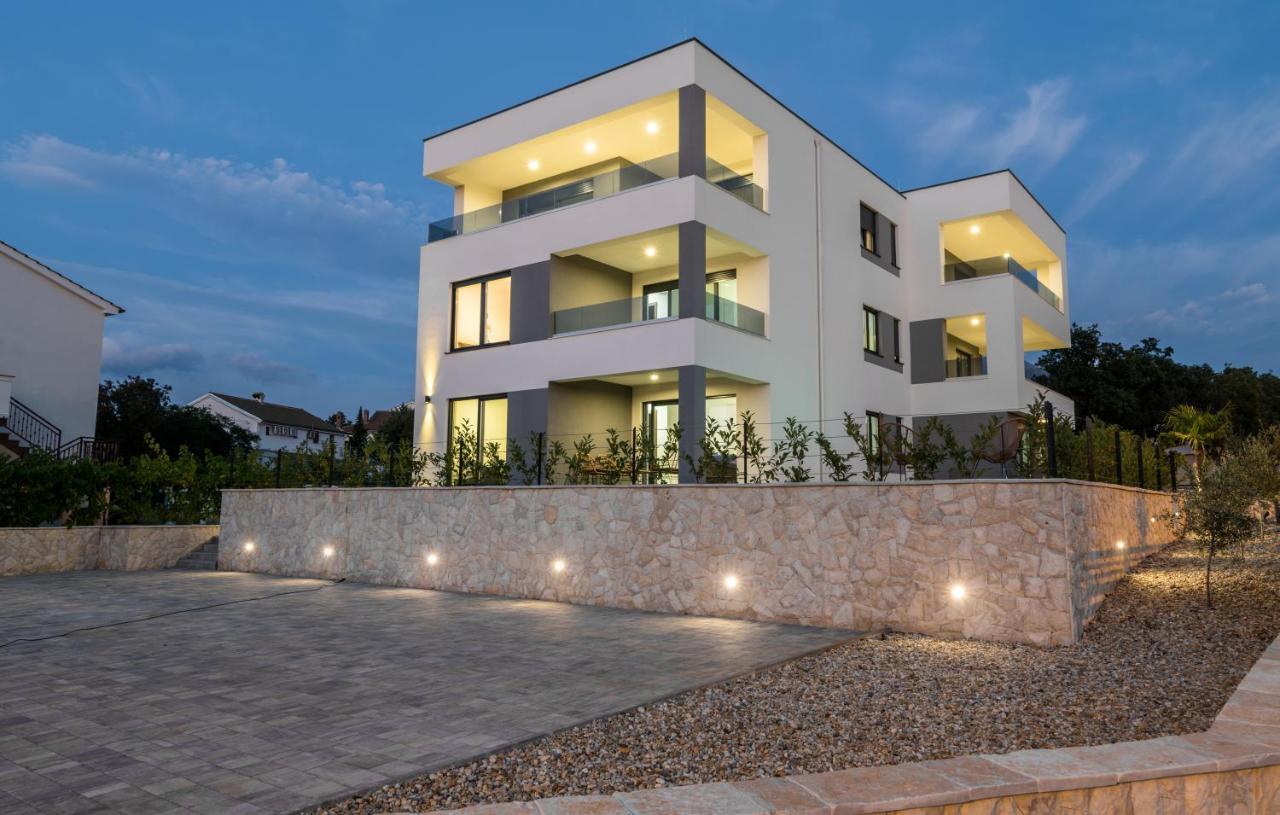 Vila Stemark Njivice Kültér fotó