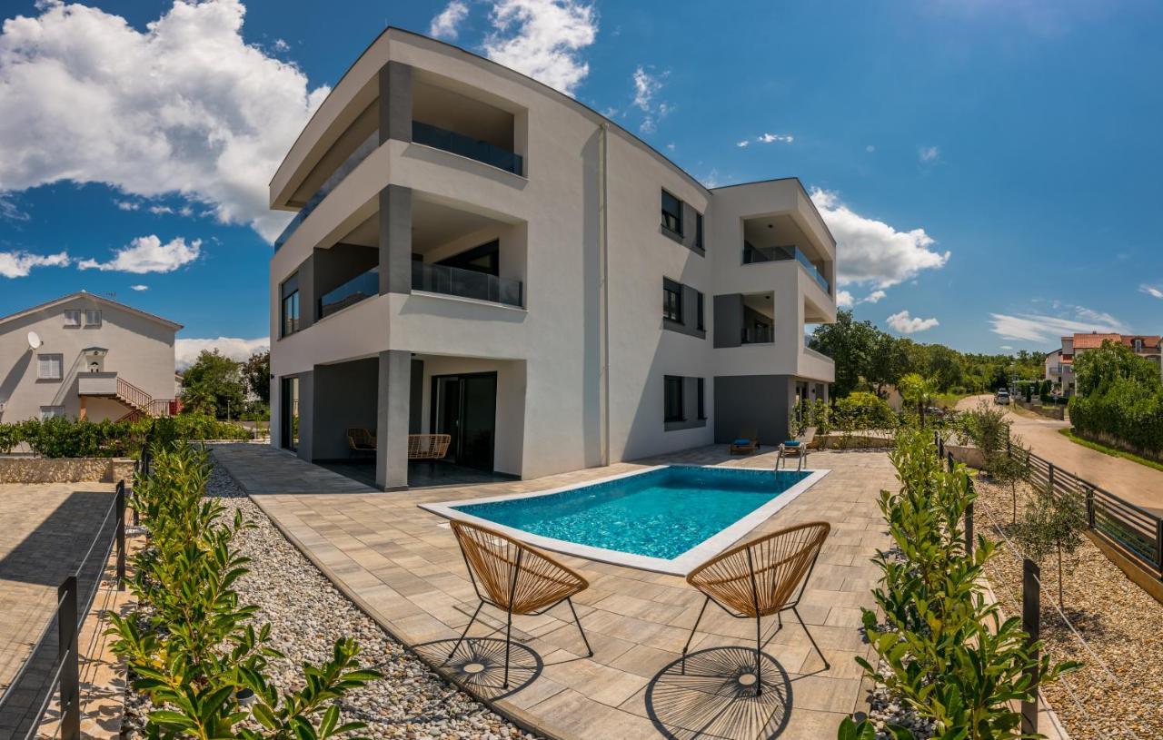 Vila Stemark Njivice Kültér fotó